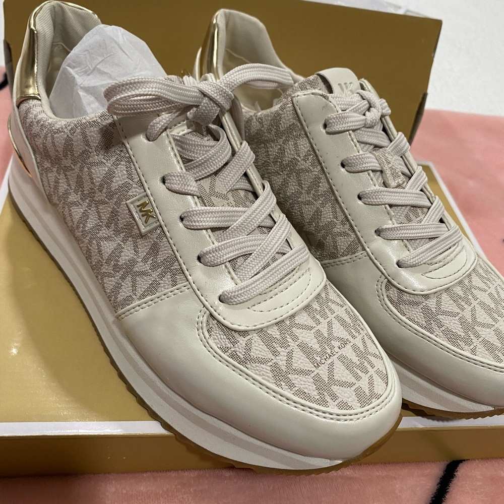 Mk Fashion sneakes